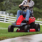 Craftsman CMXGNAM2110701 30 in. 344 cc gear gas riding mower - Image 5